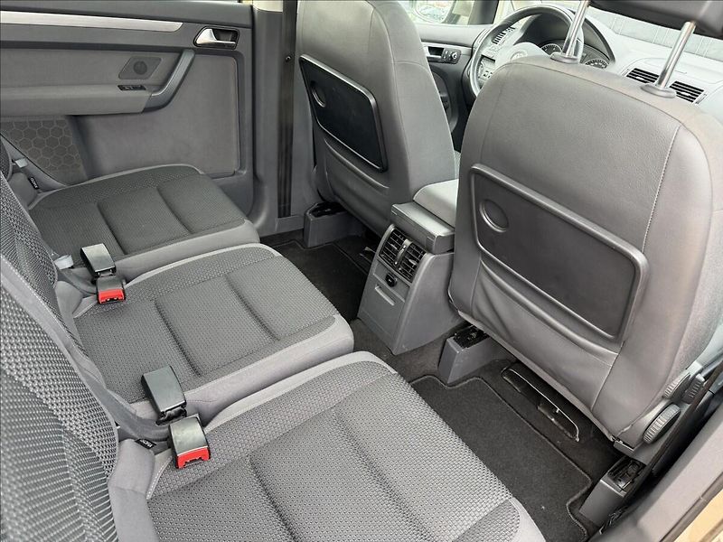 Volkswagen Touran 1.6 TDI Comfortline/Panorama/B - fotka 19 z 20