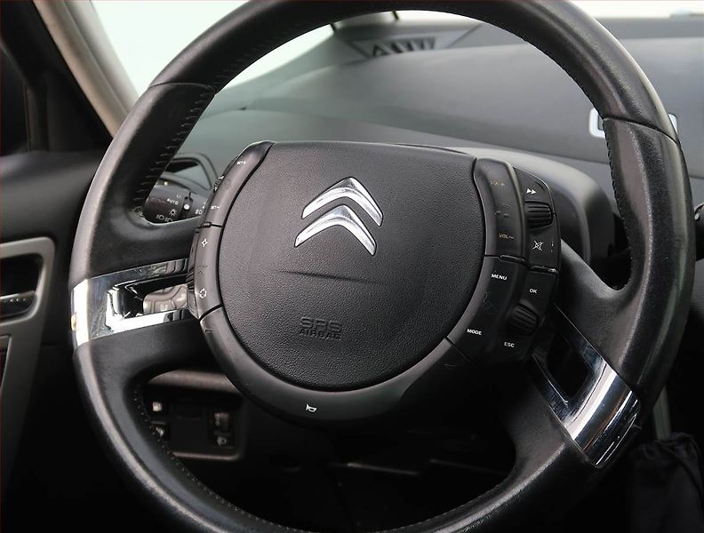 Citroën C4 Picasso (2013) 1.6 HDi, 7 míst, po STK, Tažné - fotka 17 z 17