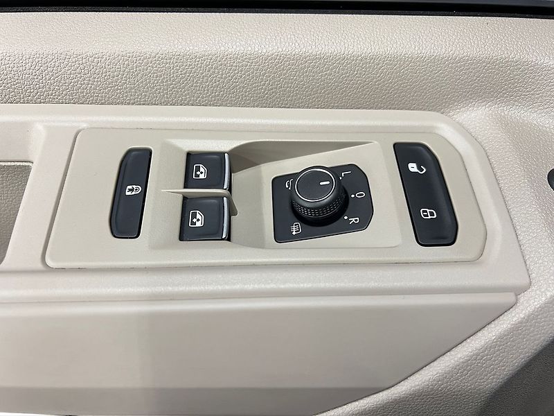 Volkswagen Ostatní 2.0 TDI DSG LIFE EDITION, ACC - fotka 27 z 31