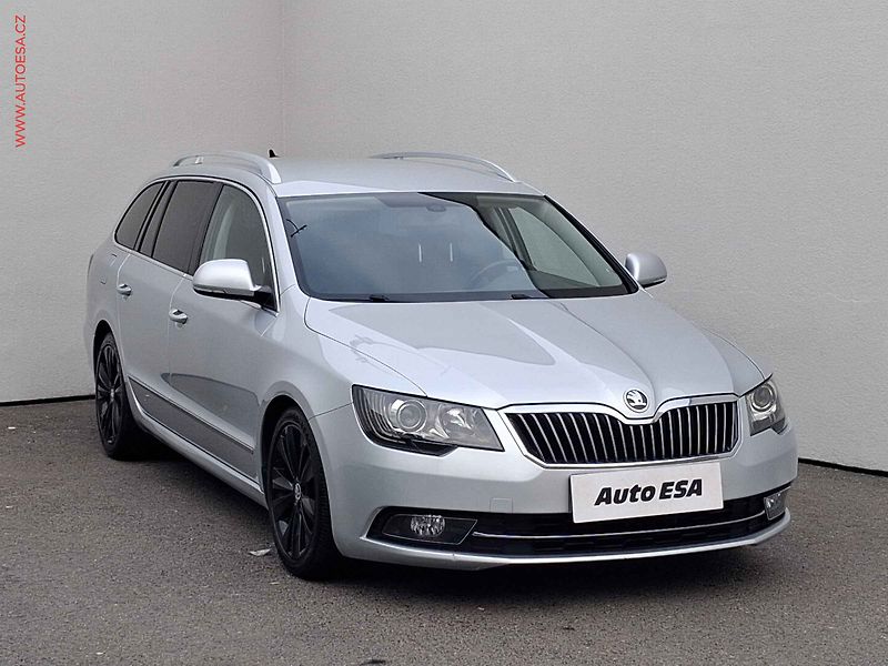Škoda Superb (2014) 2.0 TDi, Elegance, DSG, bixen - fotografie inzerátu