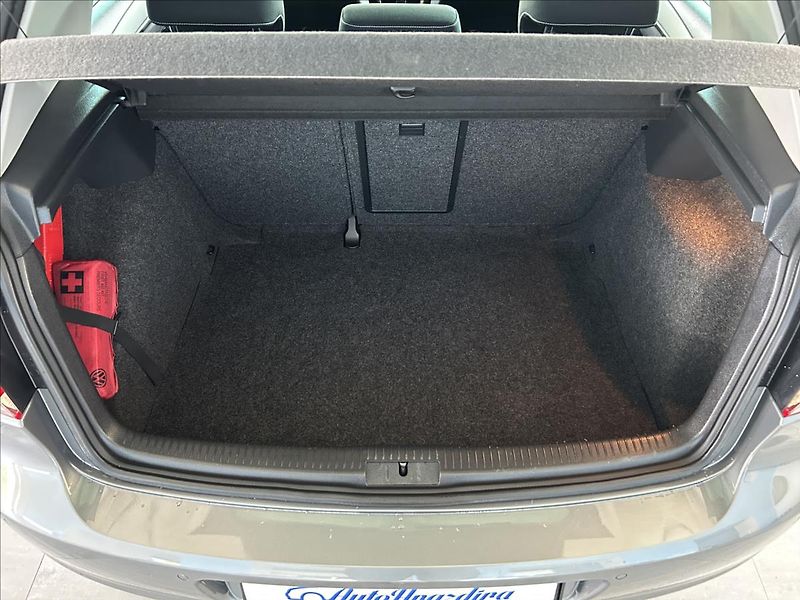 Volkswagen Golf 1,2   TSI,SERVISKA,MATCH - fotka 24 z 25