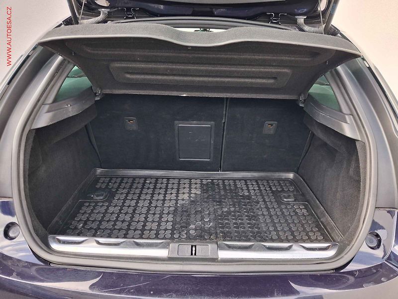 Citroën DS5 (2015) 2.0 HDi, AT, navi, xenon - fotka 7 z 21