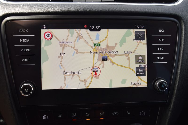 Škoda Octavia 2,0 TDI 110KW DSG NAVIGACE ALU - fotka 36 z 47