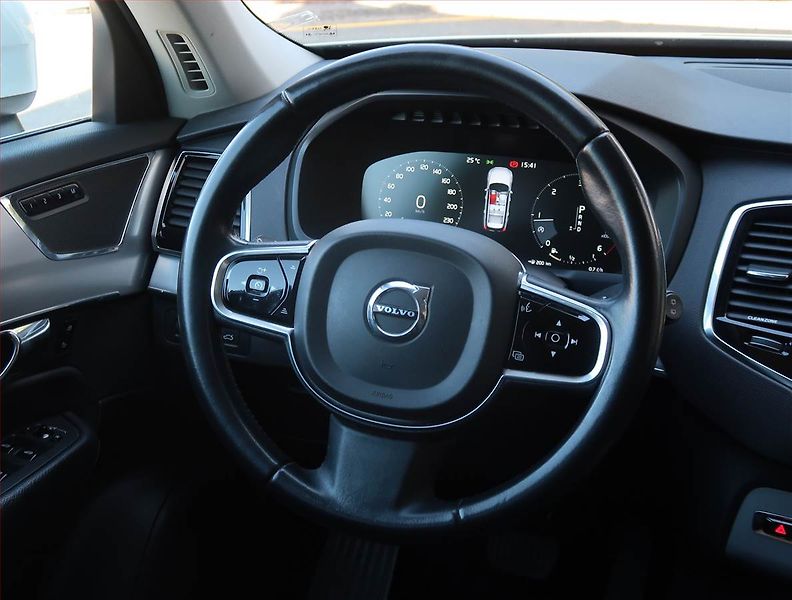 Volvo XC90 (2015) D5 AWD - fotka 25 z 25