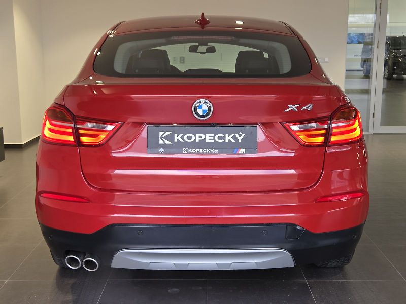 BMW X4 (2016) xDrive 30d xLine - fotka 5 z 16