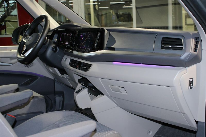 Volkswagen Multivan T7 TDi DSG Edition ACC/NezTop/ - fotka 28 z 38