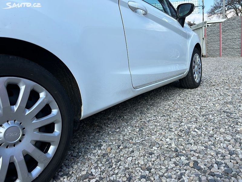 Ford Fiesta (2017) 1.25i 44 KW 1majitel ser.kniha - fotka 11 z 28