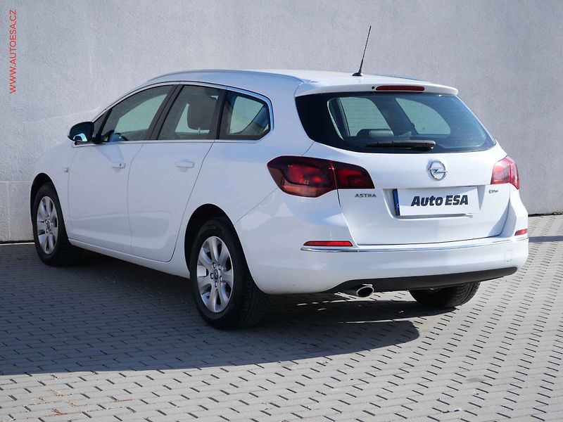 Opel Astra (2015) 2.0 CDTi, ČR, AC, temo - fotka 6 z 21