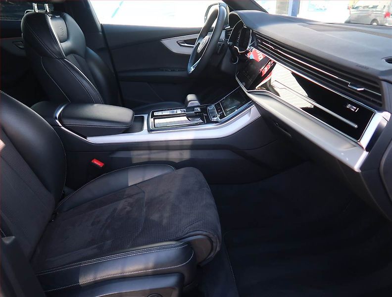 Audi Q8 (2019) 50 TDI - fotka 9 z 32