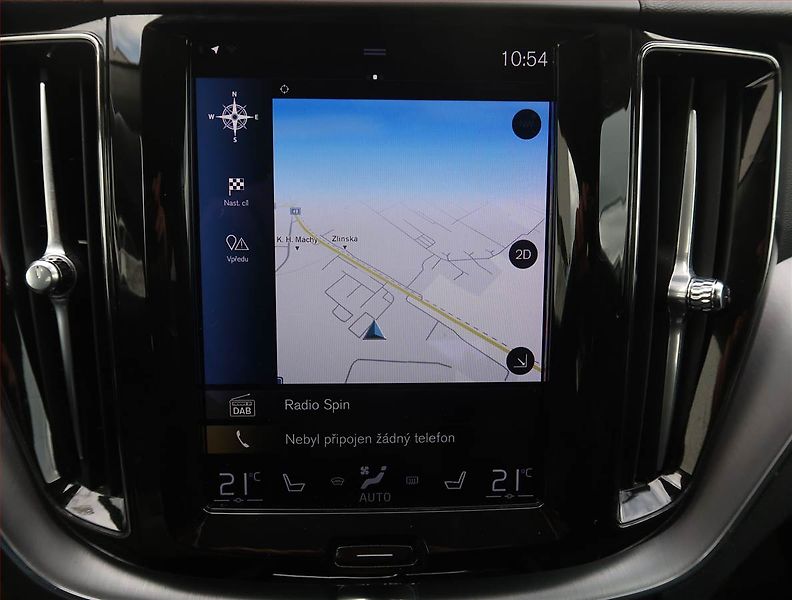 Volvo XC60 (2021) B4 AWD, 4X4,Automat,MHEV,45TKM - fotka 16 z 19