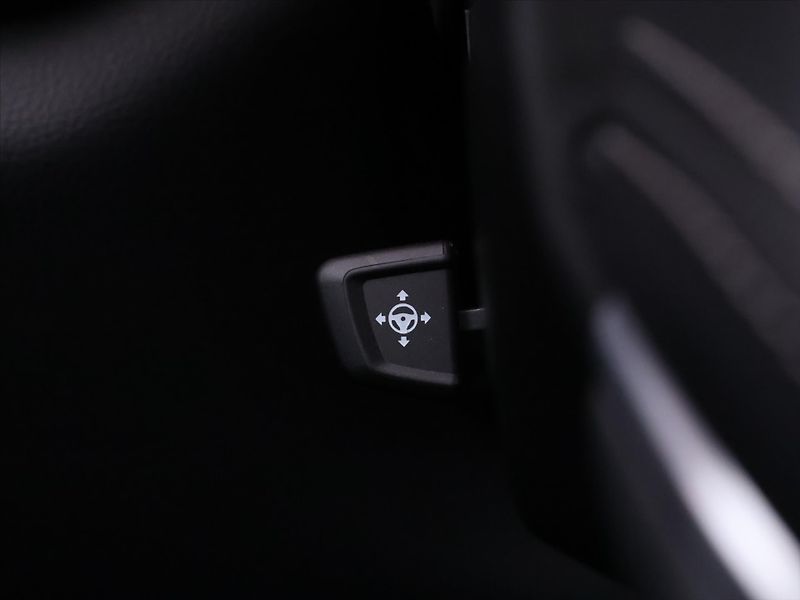 BMW X5 3,0 210kW XDrive30d CZ DPH - fotka 20 z 42