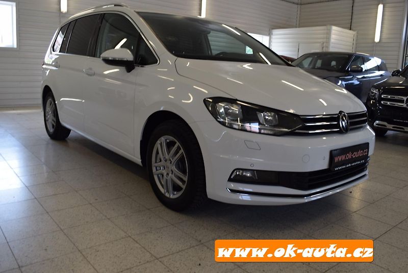 Volkswagen Touran 2.0 TDI HIGH. 7 MÍST 61 000 KM - fotka 10 z 52
