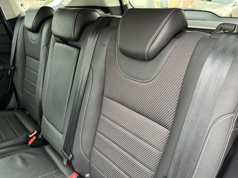 Ford Kuga 2.0TDCi 4x4 AUTOMAT TITANIUM  - fotka 27 z 44