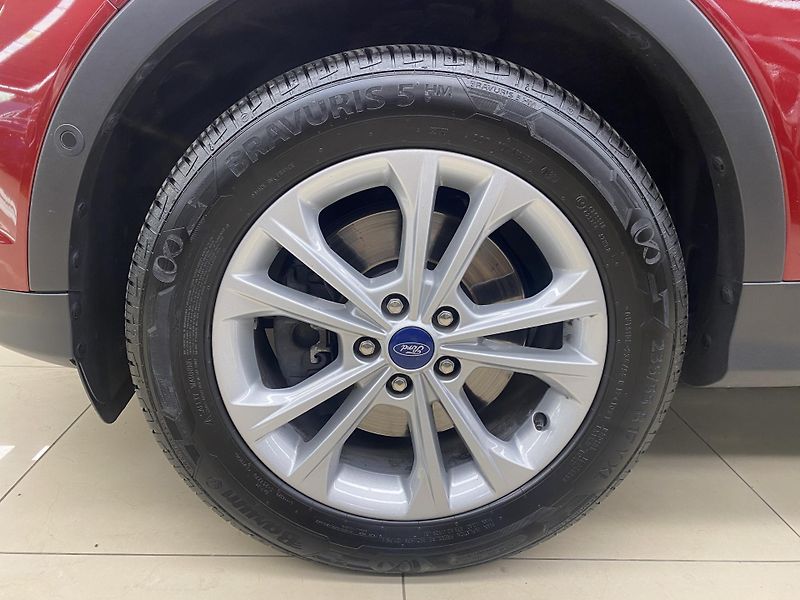 Ford Kuga Titanium 2,0EcoBlue AT AWD, ČR - fotka 24 z 26