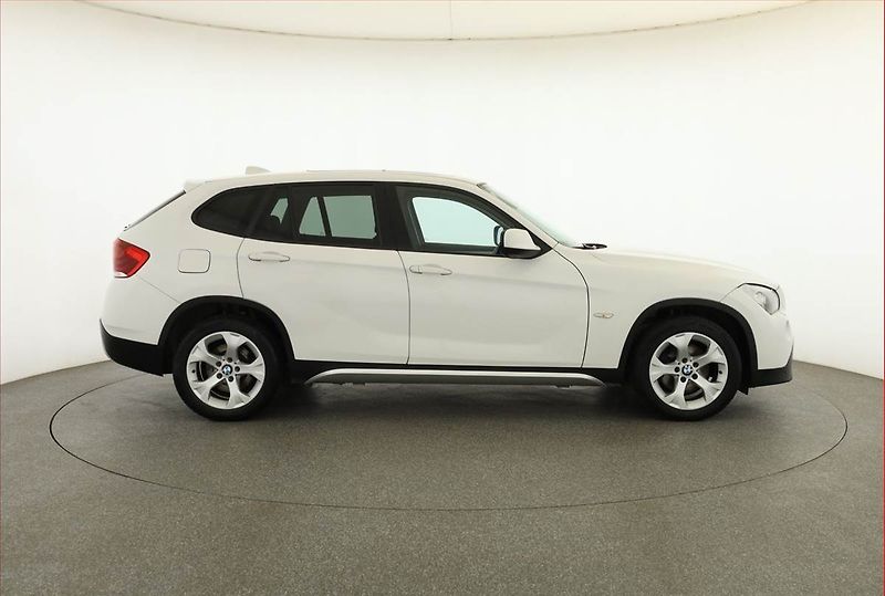 BMW X1 (2010) xDrive20d, 4X4, Serv.kniha - fotka 6 z 15