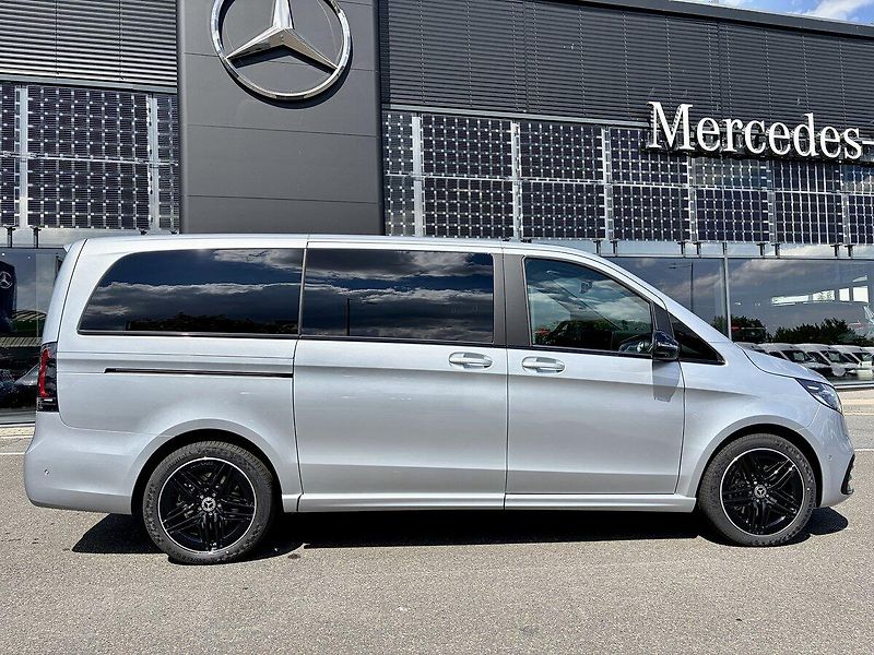Mercedes-Benz Třídy V (2026) 300d EXCLUSIVE AMG 4M L AIR - fotka 10 z 36