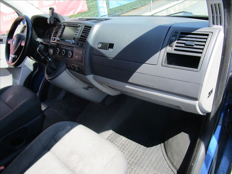 Volkswagen Transporter 2.0TDi Klima, 8 míst - fotka 16 z 42