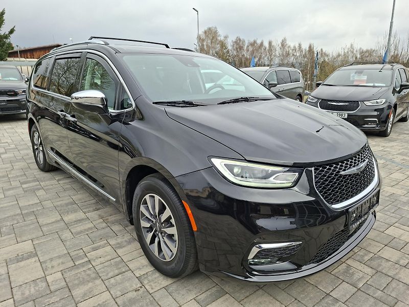 Chrysler Pacifica (2021) 3,6 LIMITED,HYBRYD, REZERVACE  - fotka 1 z 38