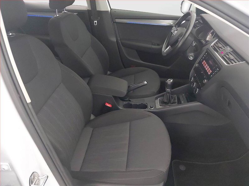 Škoda Octavia (2017) Style 2.0 TDI, Tempomat - fotka 9 z 20