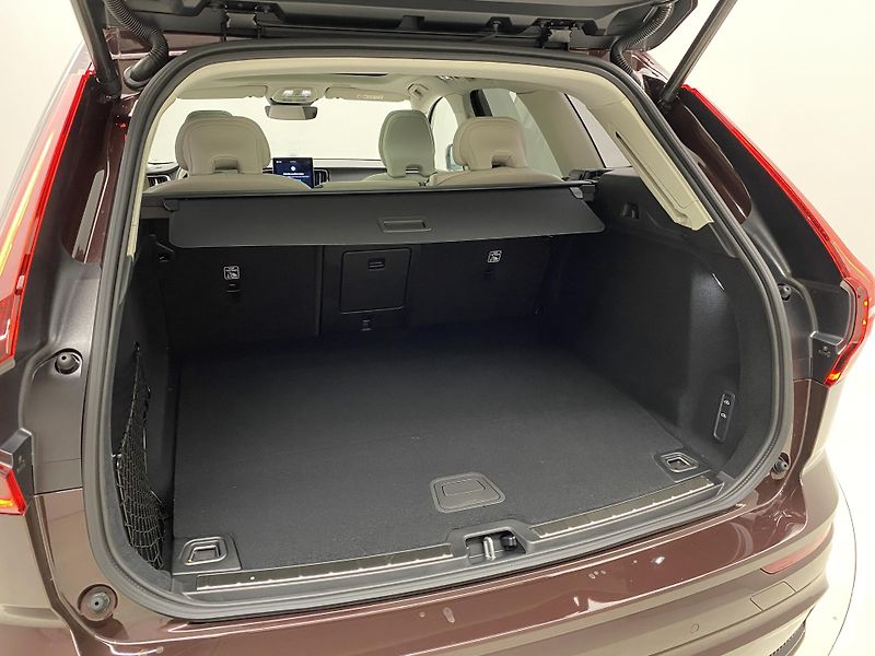 Volvo XC60 T8 AWD RECHARGE DARK ULTRA CZ - fotka 6 z 64