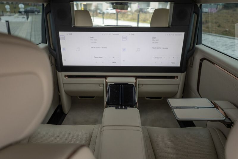 Lexus LM 350h  350H 2,5 HEV Luxury VIP Amonit - fotka 16 z 39