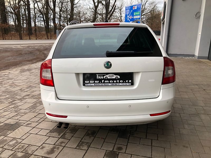 Škoda Octavia (2012) 1.6 TDi, 4x4, navigace - fotka 6 z 31