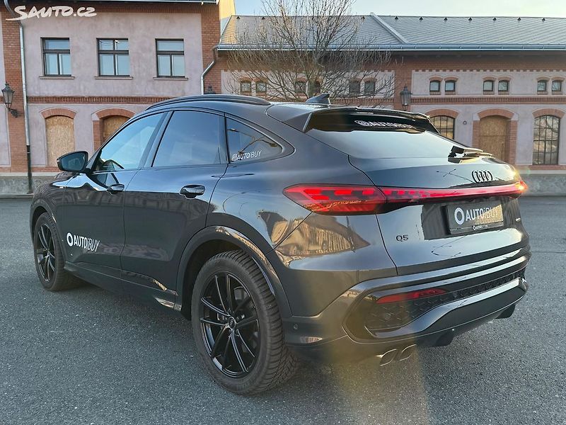 Audi Q5 2.0 TDI SPORTBACK 4x4 S-LINE - fotka 7 z 45