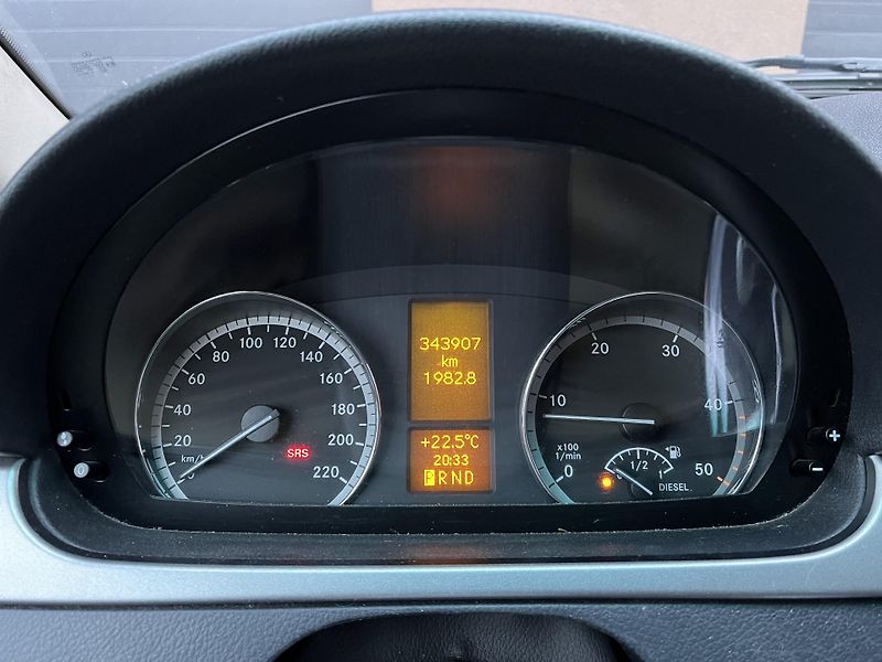 Mercedes-Benz Viano (2011) 2,2 4MATIC 120Kw - fotka 13 z 23