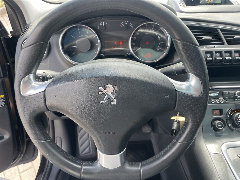 Peugeot 3008 1,6 THP 121kw ALLURE GPS PANOR - fotka 15 z 40