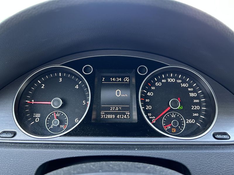 Volkswagen Passat (2014) 2.0 TDi 103 KW DSG - fotka 18 z 35