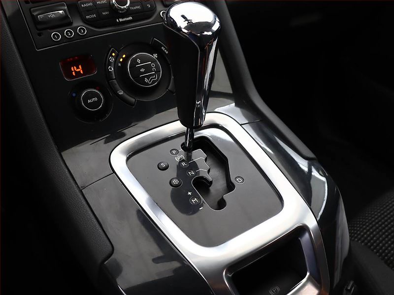 Peugeot 5008 (2016) 1.6 BlueHDi, Automat, Navi - fotka 11 z 18