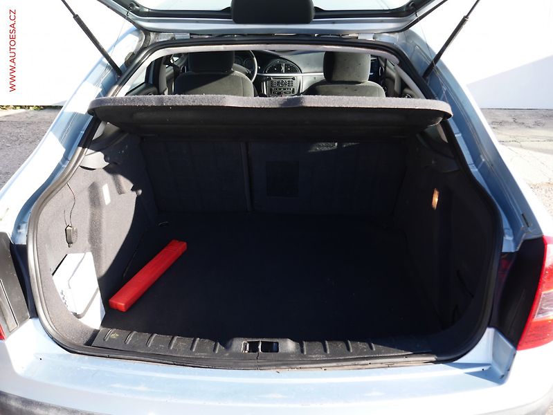 Citroën C5 (2007) 1.6 HDi, ČR, autoAC - fotka 7 z 19