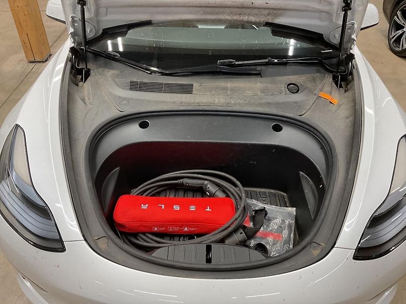 Tesla Model 3 LONG RANGE DUAL MOTOR SOH 94% - fotka 9 z 10