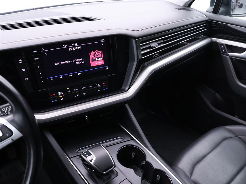 Volkswagen Touareg 3,0 TDI 170kW DSG 4M LED CZ - fotka 20 z 31
