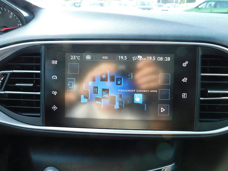 Peugeot 308 (2015) KOMBI 2.0 HDi - fotka 16 z 37