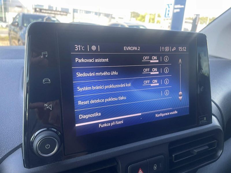 Toyota ProAce City Verso FAMILY L1 1.5 D-4D 96 kW - fotka 19 z 31