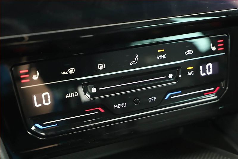 Volkswagen Passat (2021) R-Line 2.0 TDI - fotka 11 z 21