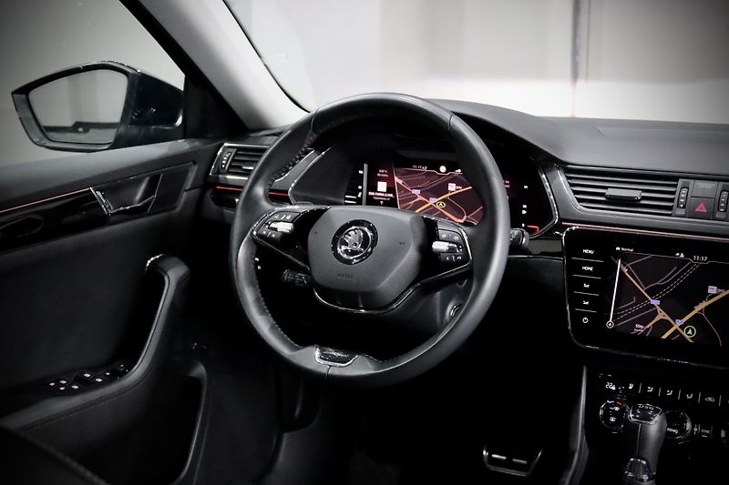 Škoda Superb 3 FL 2.0 TSI 140 kW DSG L&K - fotka 19 z 59