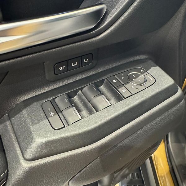 Toyota Land Cruiser (2025) 2.4 Turbo Hybrid i-FORCE MAX  - fotka 24 z 33
