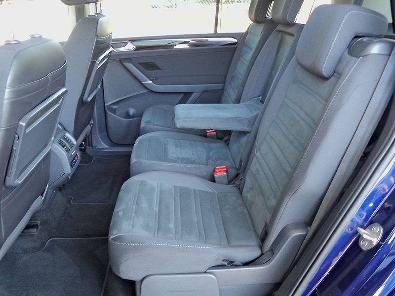 Volkswagen Touran 1.5TSI DSG Highline 7 míst TZ - fotka 27 z 37