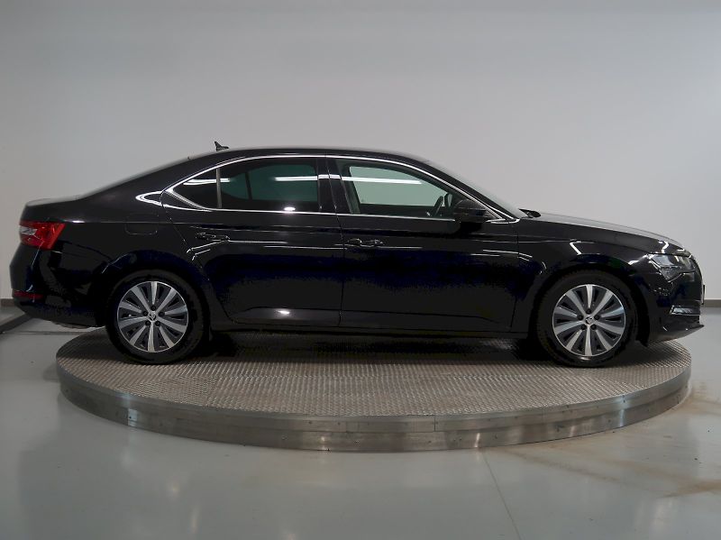 Škoda Superb (2022) STYLE 2.0TSI 140KW DSG - fotka 8 z 43