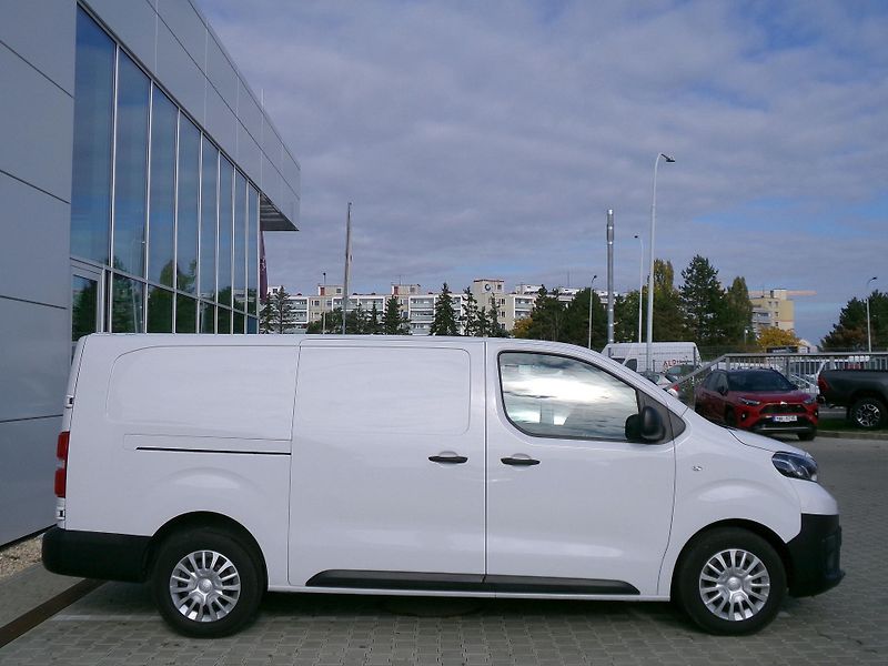 Toyota ProAce L2 ACTIVE 2.0 D-4D 106kW - fotka 10 z 15