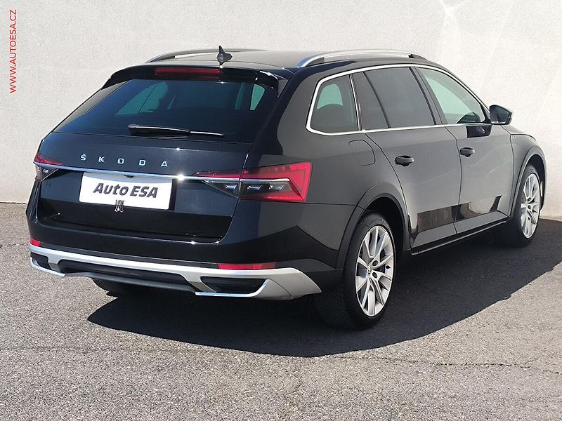 Škoda Superb (2022) 2.0 TSi 4x4, ČR, Scout, DSG - fotka 4 z 36