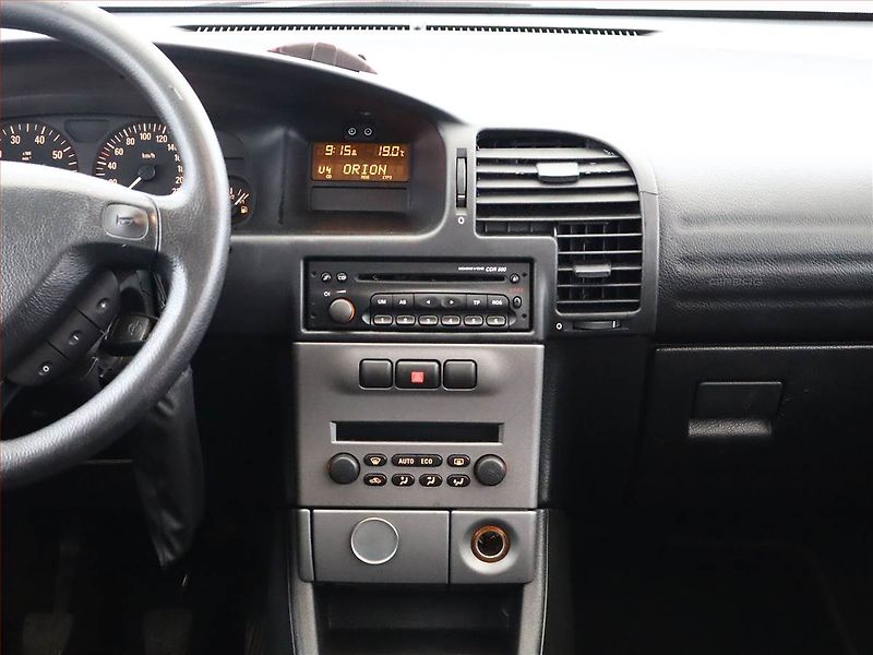 Opel Zafira (2005) 1.8 16V, 7 míst, po STK, Tažné - fotka 9 z 10