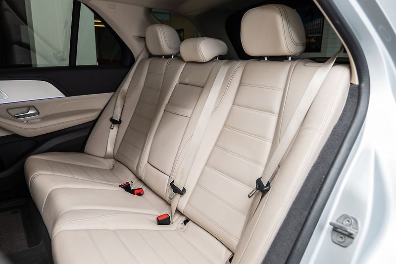Mercedes-Benz GLE 350d 4MATIC / vzduch - fotka 11 z 21