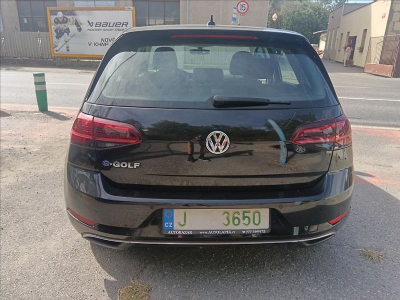 Volkswagen Golf 0,0 e electric drive 100kW - fotka 10 z 22