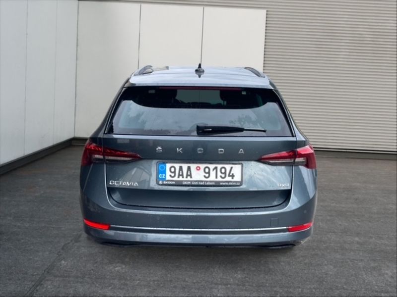 Škoda Octavia 2,0 TDI 110 Ambition DSG - fotka 5 z 11