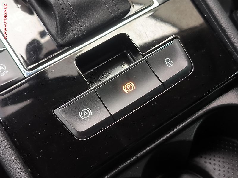 Škoda Superb (2015) 2.0 TDi, Style, DSG, bixen - fotka 19 z 25