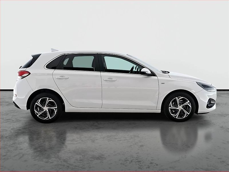 Hyundai i30 (2023) Smart 1.5 T-GDI MHEV, ČR,1.maj - fotka 6 z 20