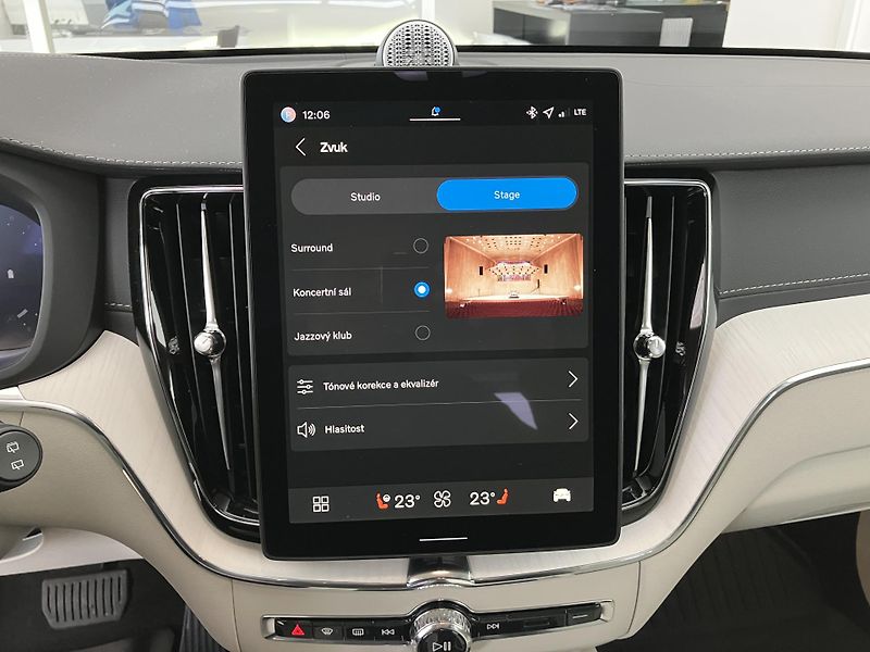 Volvo XC60 B5 AWD Ultra Bright-REZERVACE - fotka 47 z 53